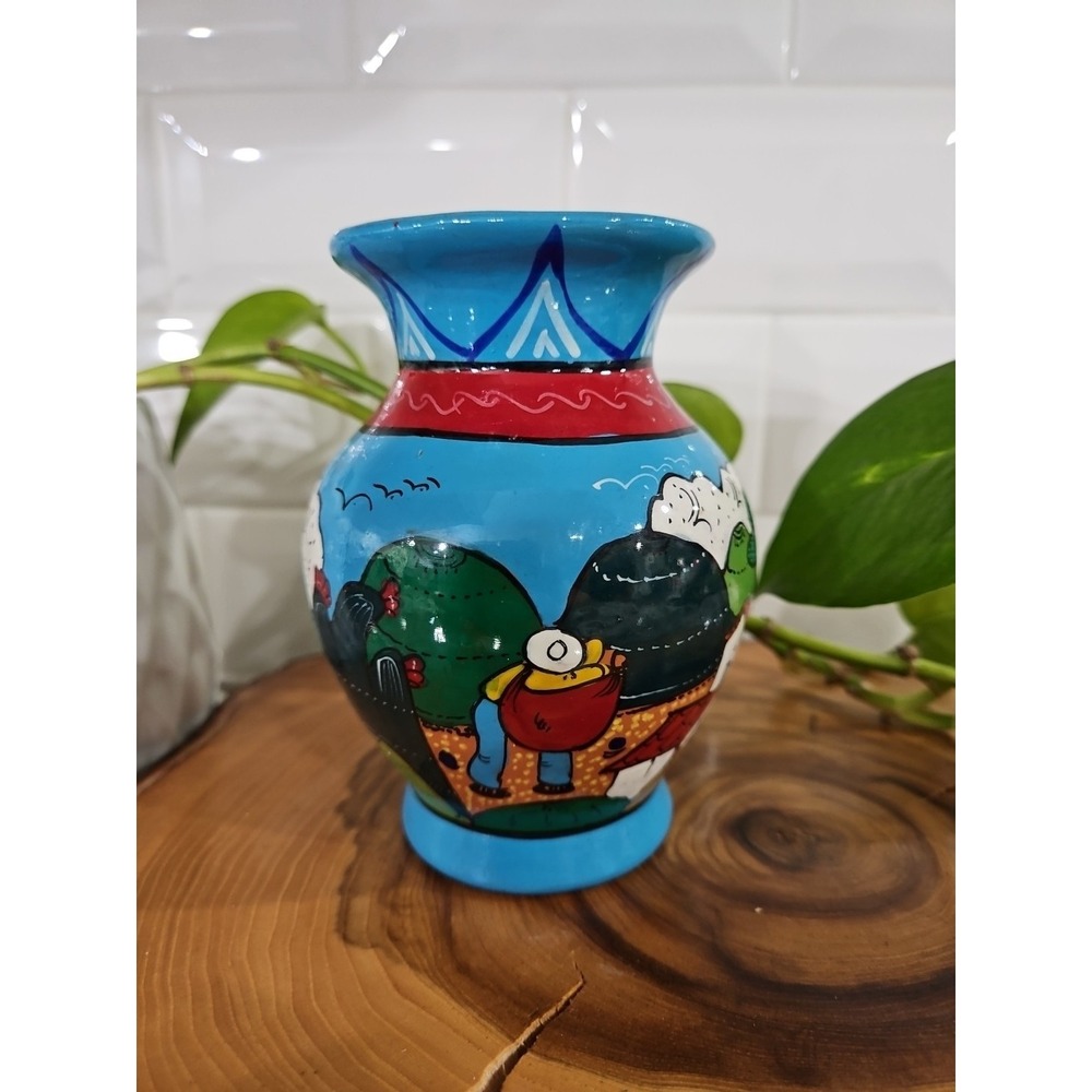 Vintage Mexico Folk Art Hand-painted Talavera Terracotta Pottery Vase 5.5 Inc